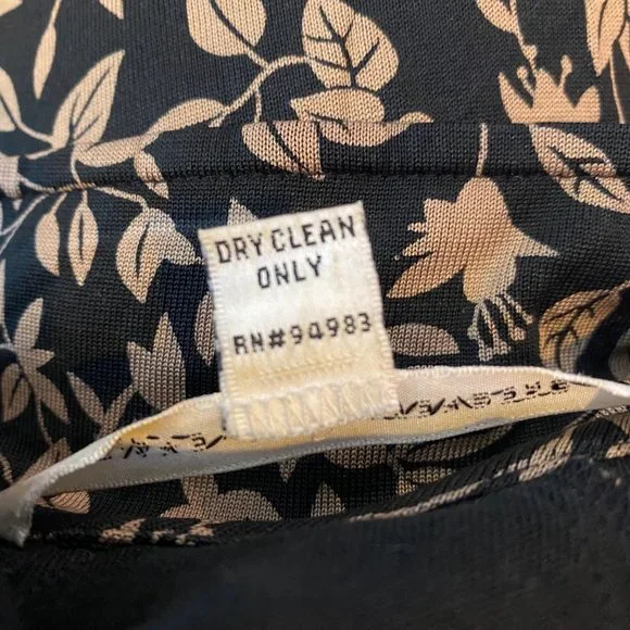 🔥SOLD🔥Diane Von Furstenberg Floral Silk Wrap Dress - Picture 7 of 8